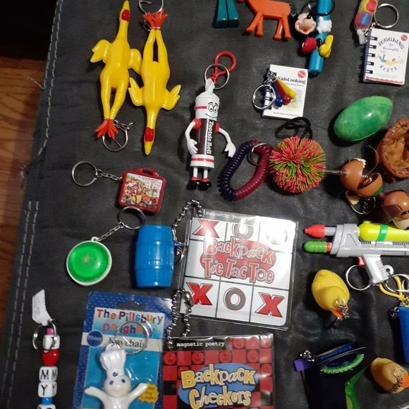 HUGE Basic Fun Keyring/Keychain Kit! - Picture 7 of 16